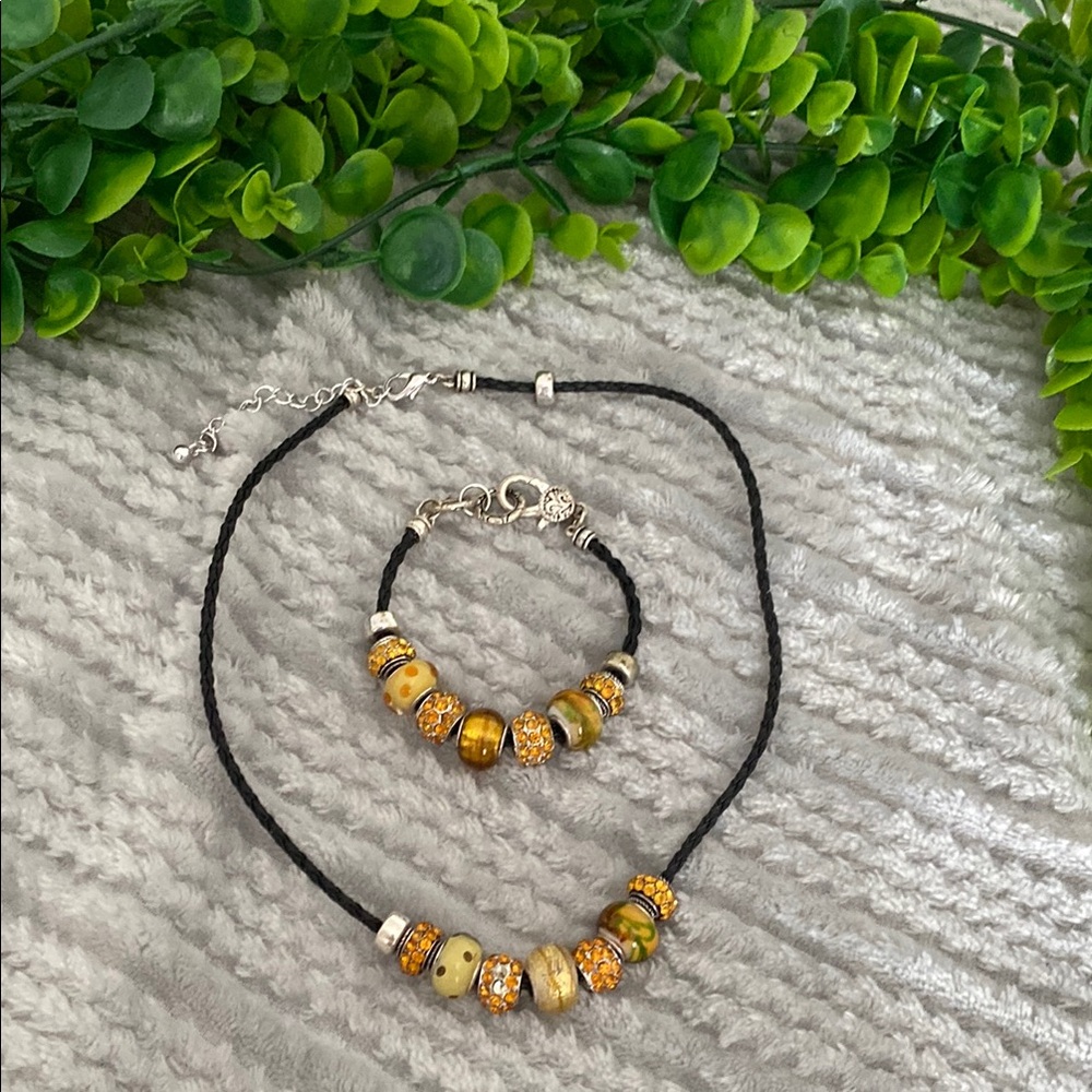 Elegant Beaded Necklace and Bracelet Set